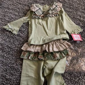 Ricrac & Ruffles NWT 6/9m Winter Lodge set so sweet!